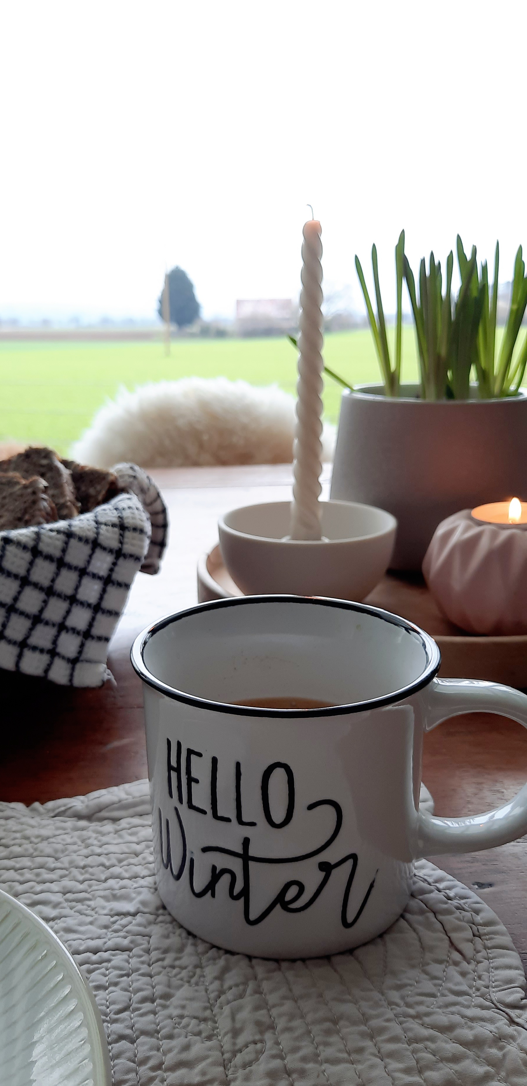 12 von 12 im März 2023 - Frühstück Hello Winter Tasse - Unterfreundenblog