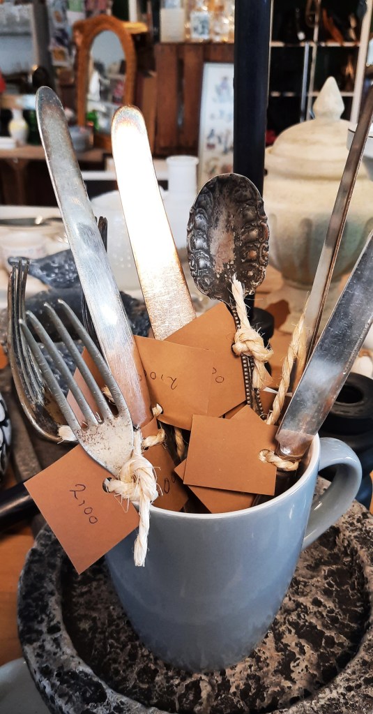 Schönes altes Silberbesteck im Kringloop in Ouddorp