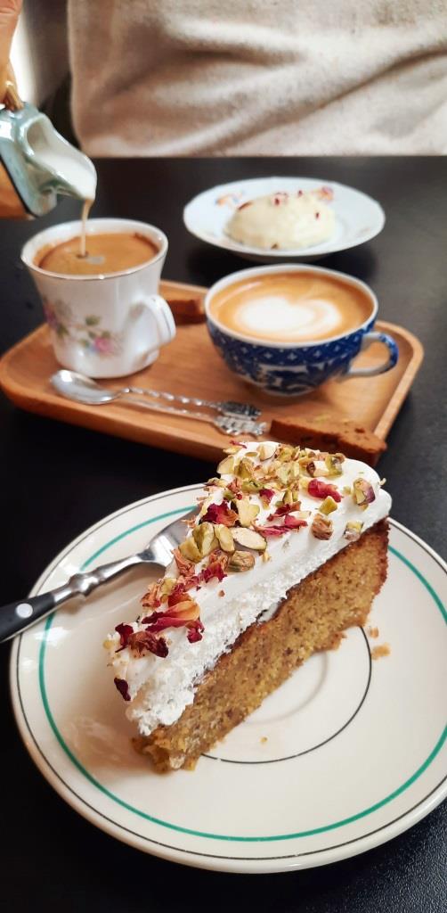 Pistazienkuchen Cappuccino Café Roekoekoe Zierikzee