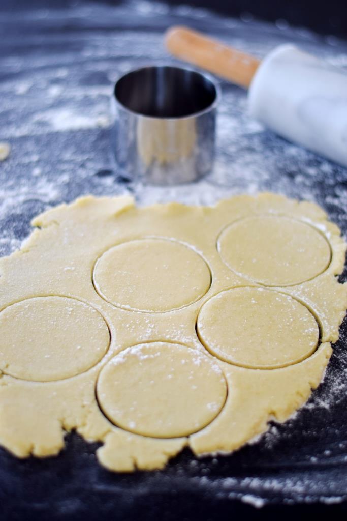 Gevulde Koeken, die beliebten gefüllten Kekse aus Holland