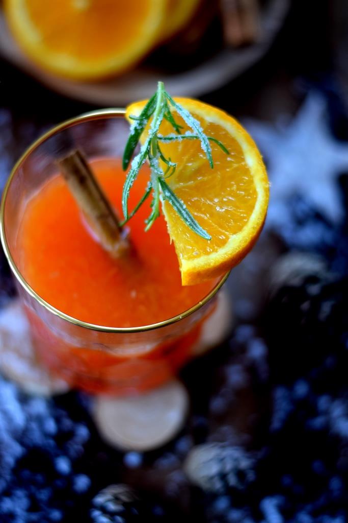 Hot Aperol Sour - der neue heiße Cocktail für kalte Wintertage - yum!
