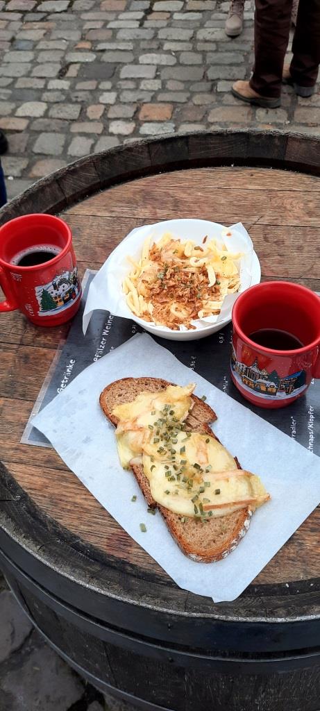 Lecker Raclette auf dem Weihnachtsmarkt Heidelberg (12von12 im Dezember 2024) - Unterfreundenblog