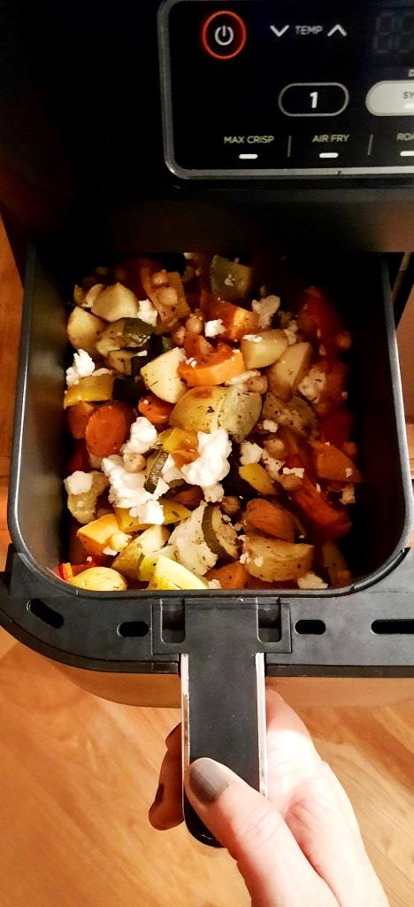12von12 im Februar 2025: Abendessen / Ofengemüse / Feta