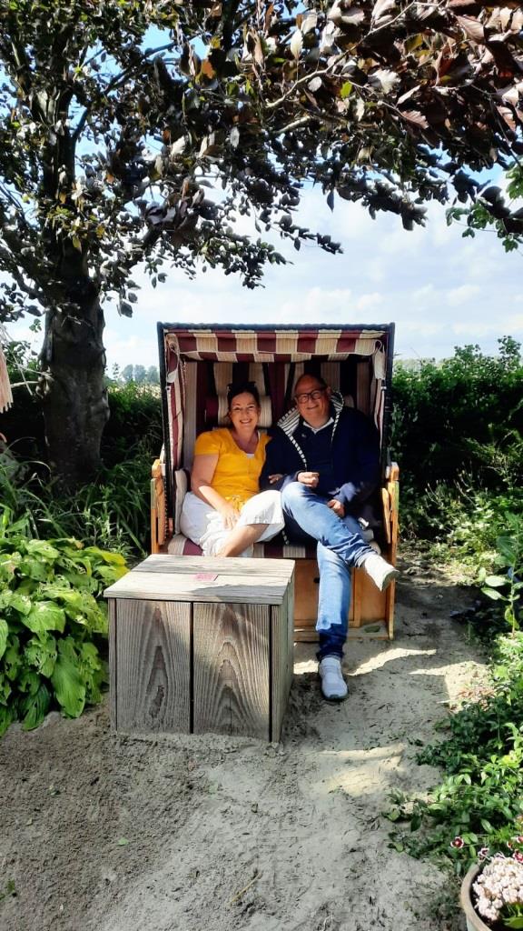 Lieblingsplätzchen: Strandkorb im Gartencafé in Zeeland