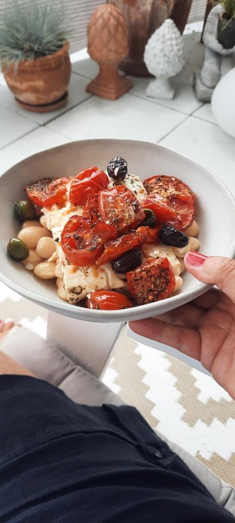 Late Lunch: Feta, Tomaten, Oliven, weiße Bohnen - YUM! 12von12 im Juli 2025 - Unterfreundenblog