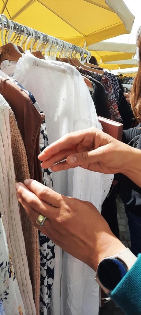 Flohmarkt Kleiderständer Stöbern