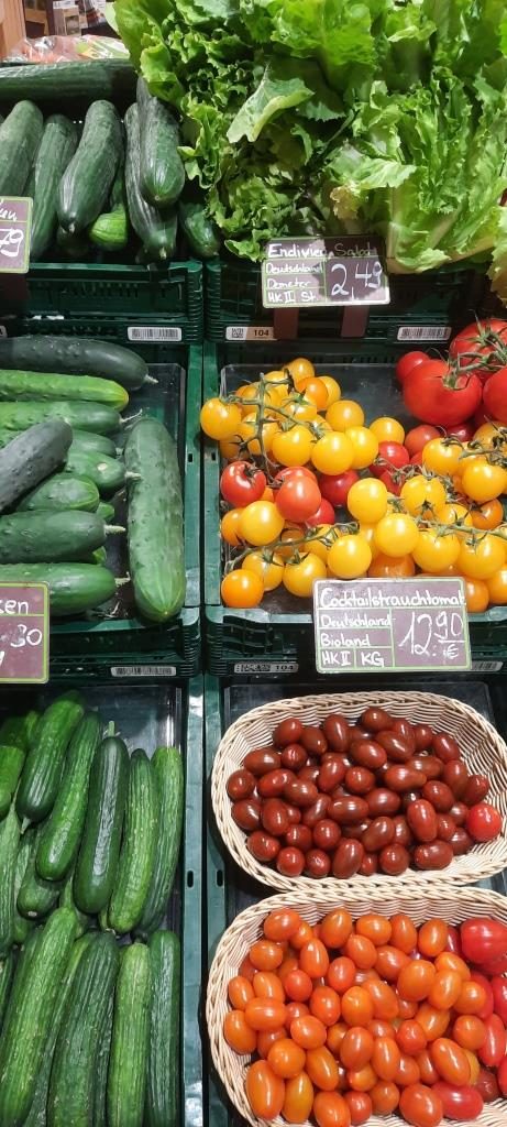 Feierabend Einkauf im Bio Supermarkt