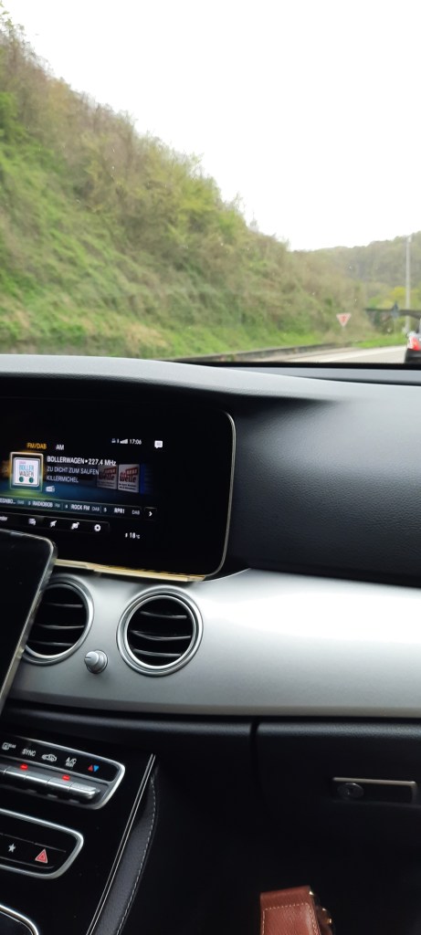 12von12 im April 2026 / das letzte Stück im Taxi bei "Radio Bollerwagen"