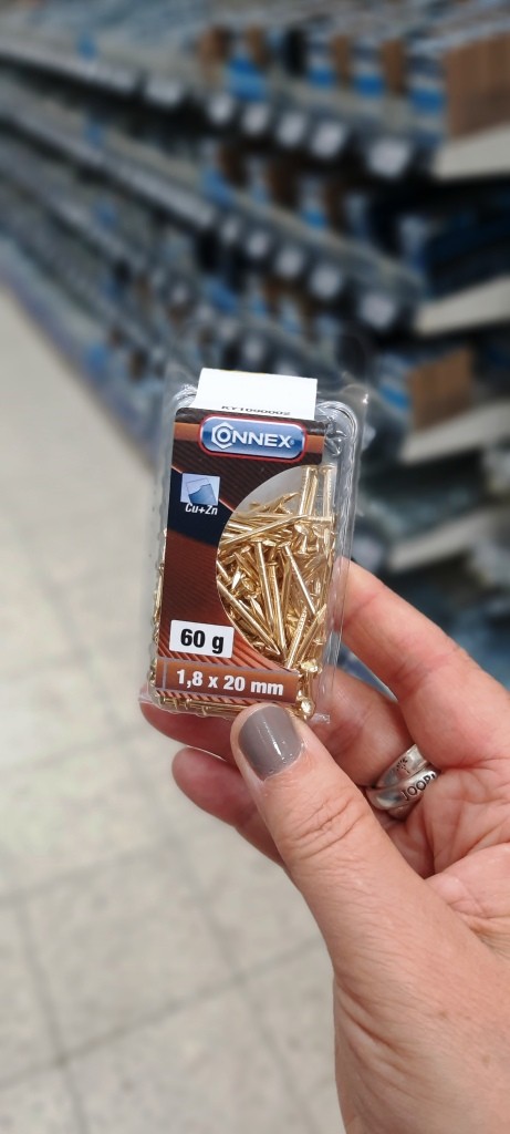 Goldene Nägel im Baumarkt - 12von12 im Juni 2026 - Unterfreundenblog