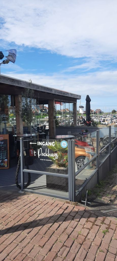 Einkehrschwung am Hafen! Lunch mit Blick aufs Wasser und Mühle