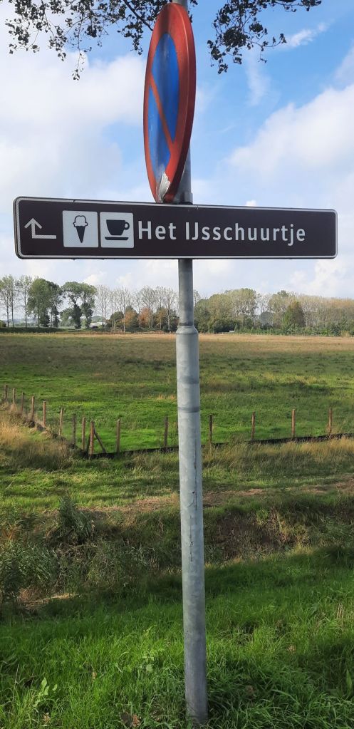 Schild zur Ijsschuurtje, der Eis-Scheune